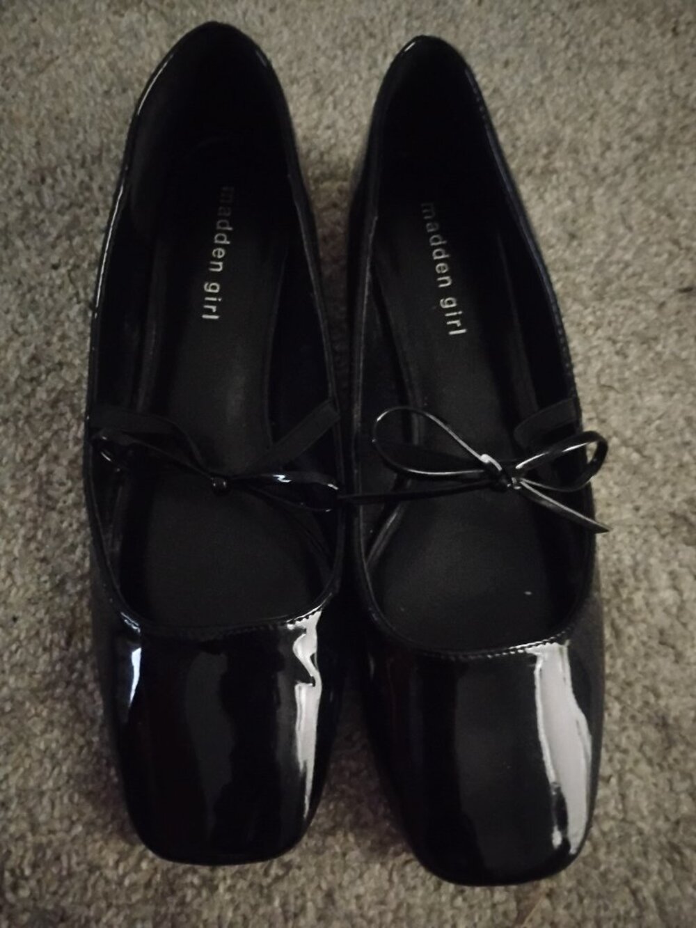 Steve Madden Mary janes with tie. 1 inch heal